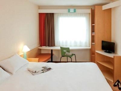 Ibis Rostock Am Stadthafen Ngoại thất bức ảnh