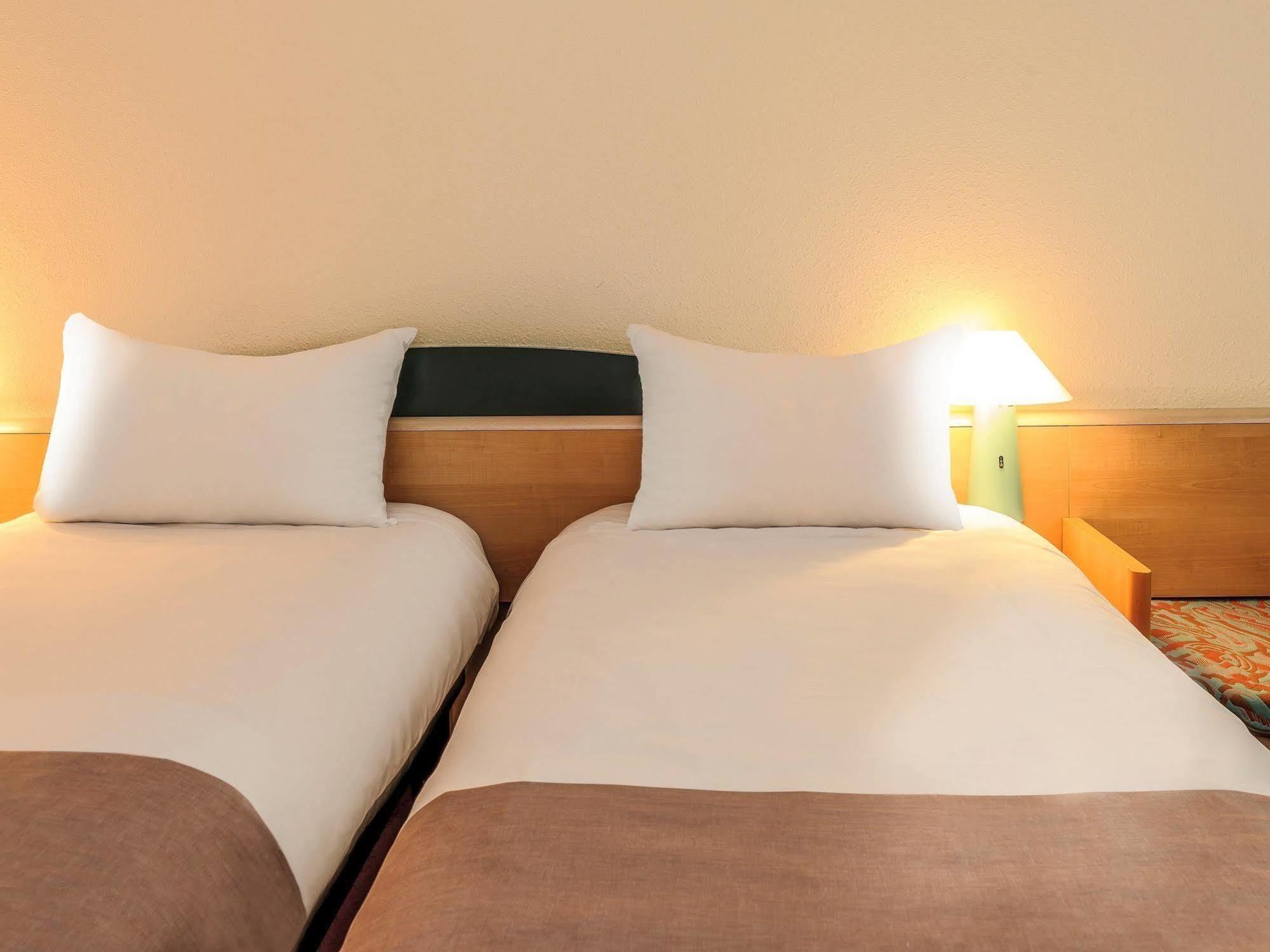 Ibis Rostock Am Stadthafen Ngoại thất bức ảnh